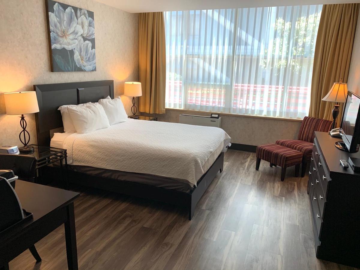 The Lonsdale Quay Hotel 4*
