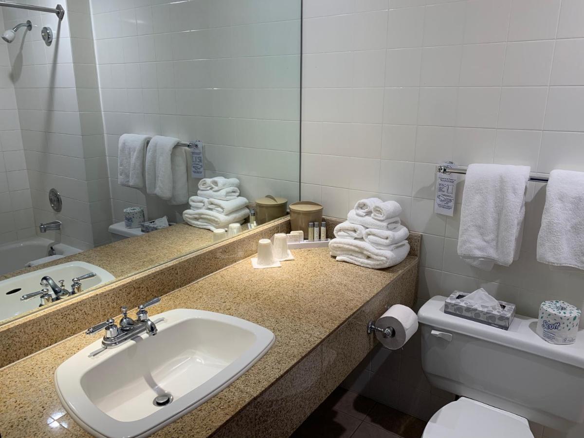 The Lonsdale Quay 4* North Vancouver