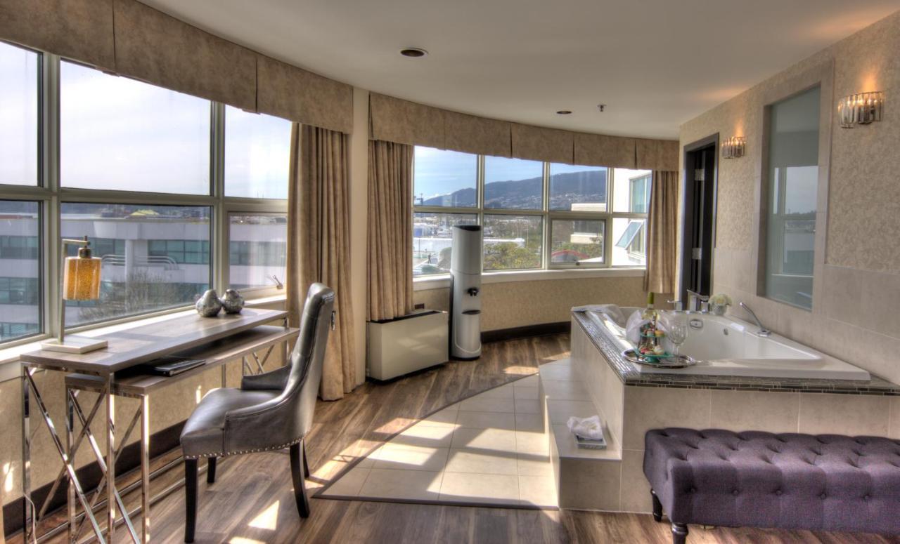 Hotel The Lonsdale Quay 4*