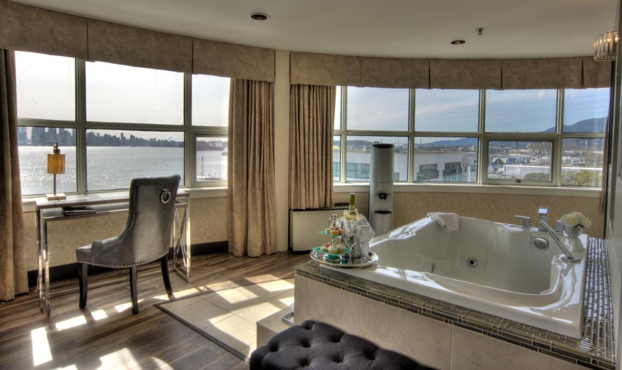 The Lonsdale Quay 4* North Vancouver