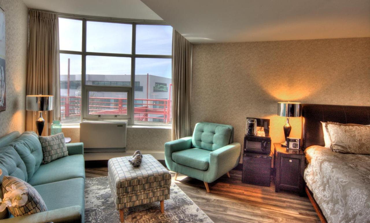 The Lonsdale Quay Hotel North Vancouver
