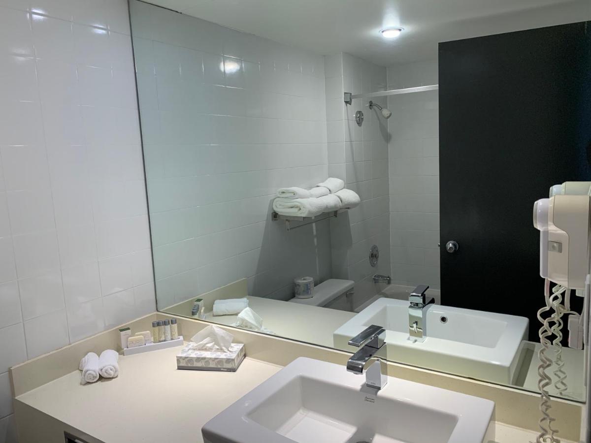 Hotel The Lonsdale Quay 4*