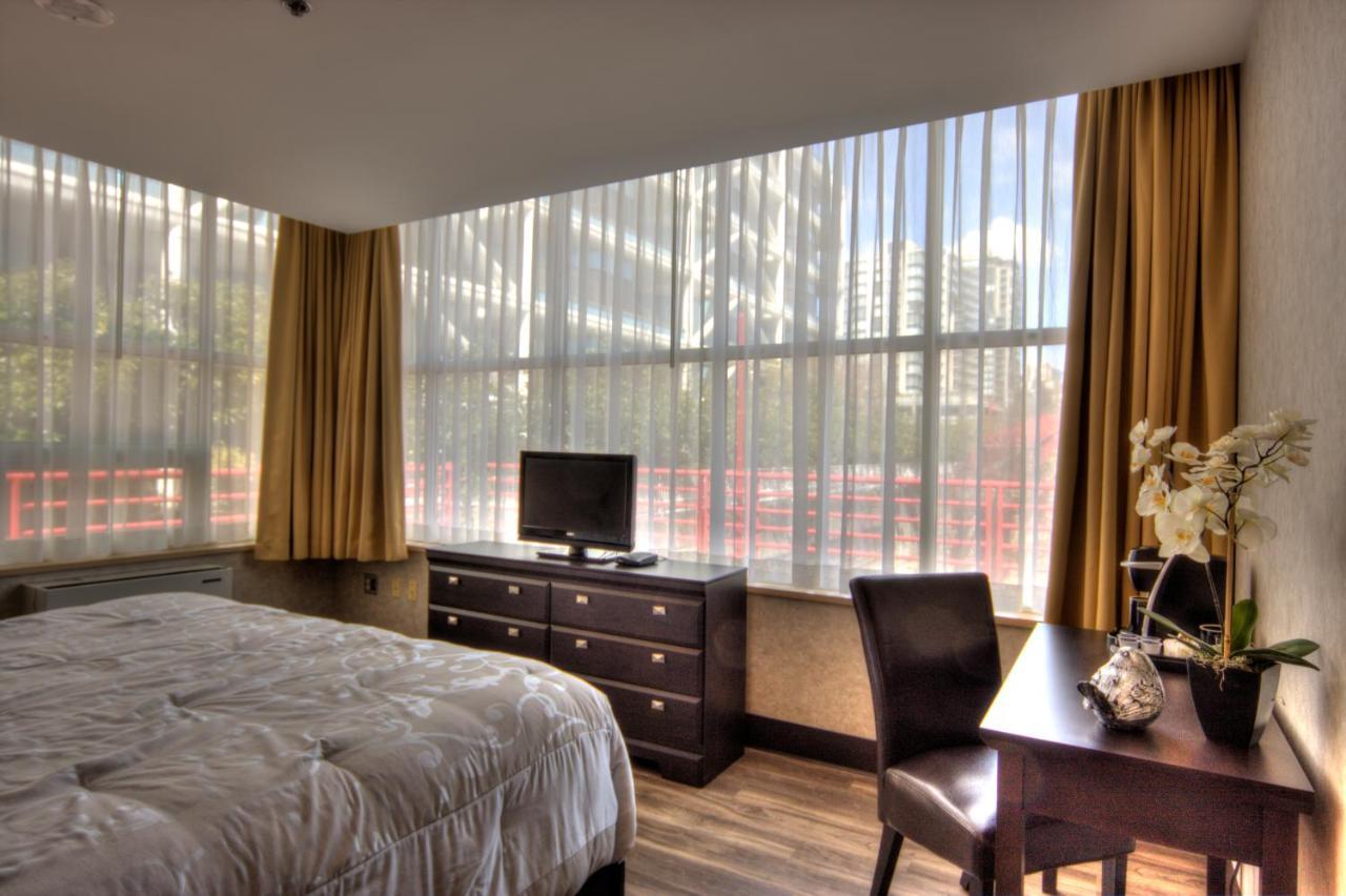The Lonsdale Quay 4*