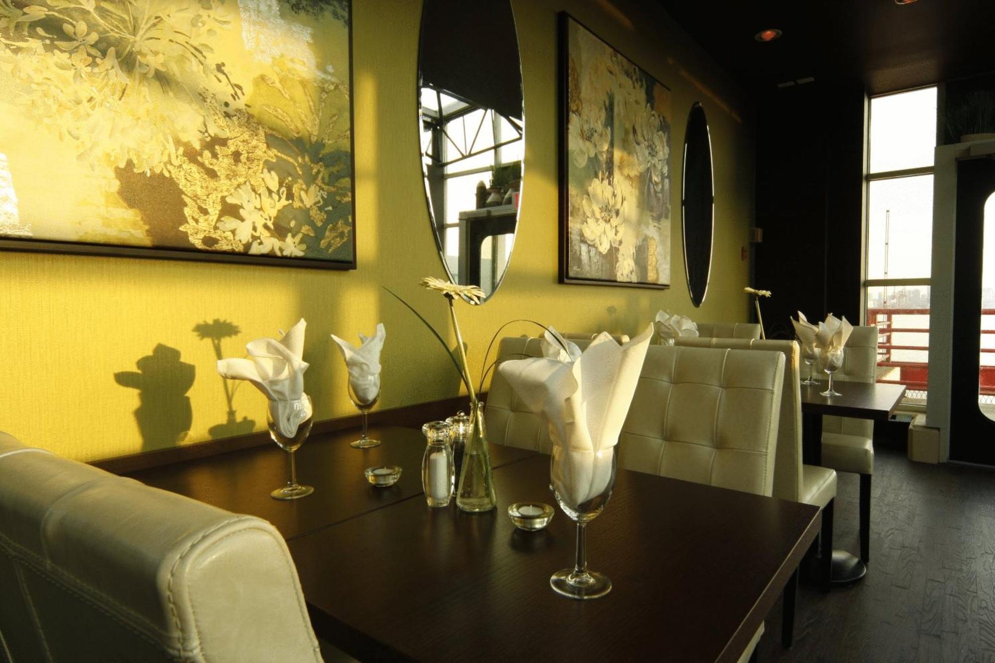 The Lonsdale Quay 4*
