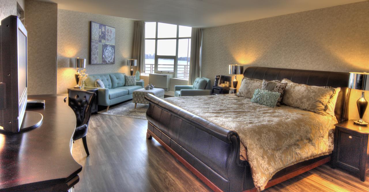 The Lonsdale Quay Hotel 4*