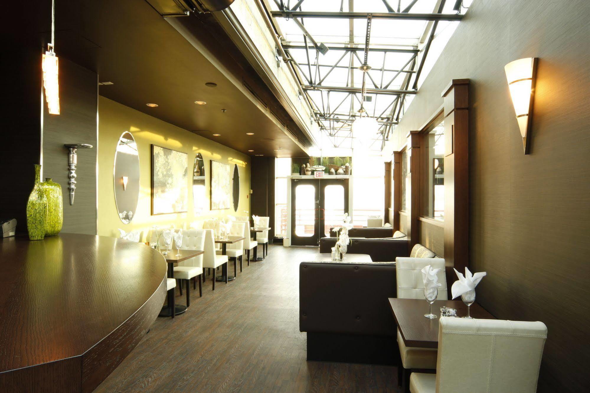 The Lonsdale Quay 4* North Vancouver